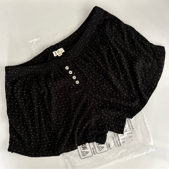 POL Ditsy Floral Boxer Style Lounge Shorts, Black M NWT - Picture 3 of 7
